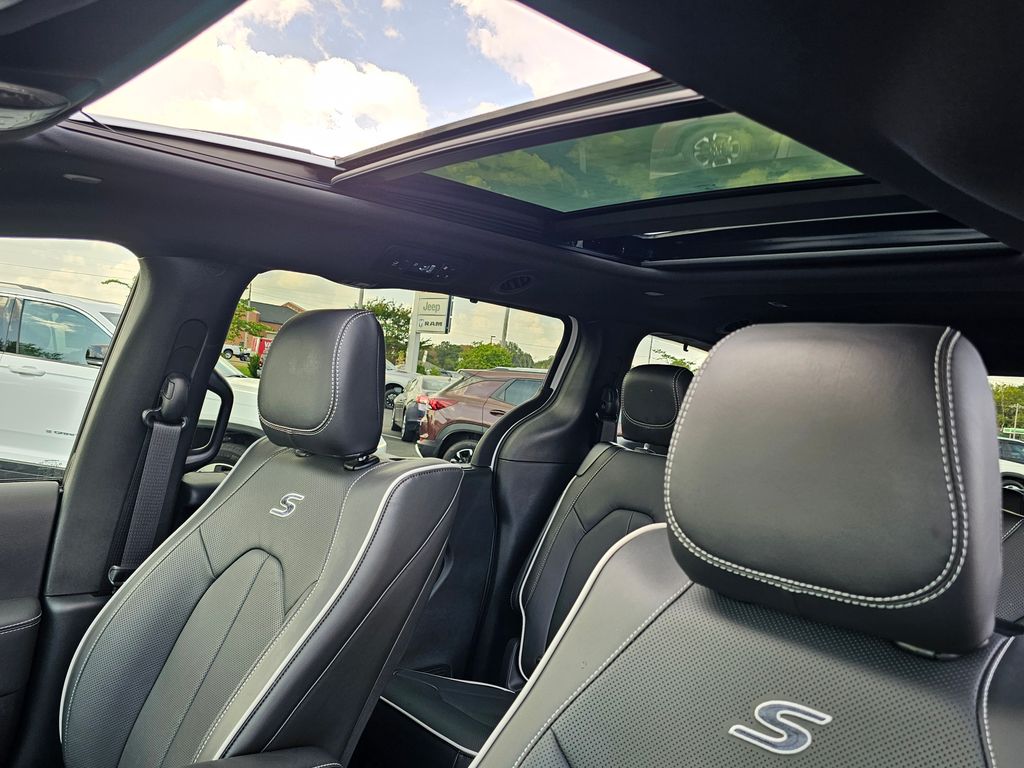 2026 Chrysler Pacifica Limited - Photo 24