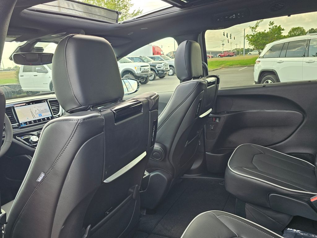 2026 Chrysler Pacifica Limited - Photo 27