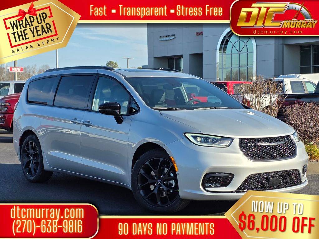 2026 Chrysler Pacifica Limited's photo