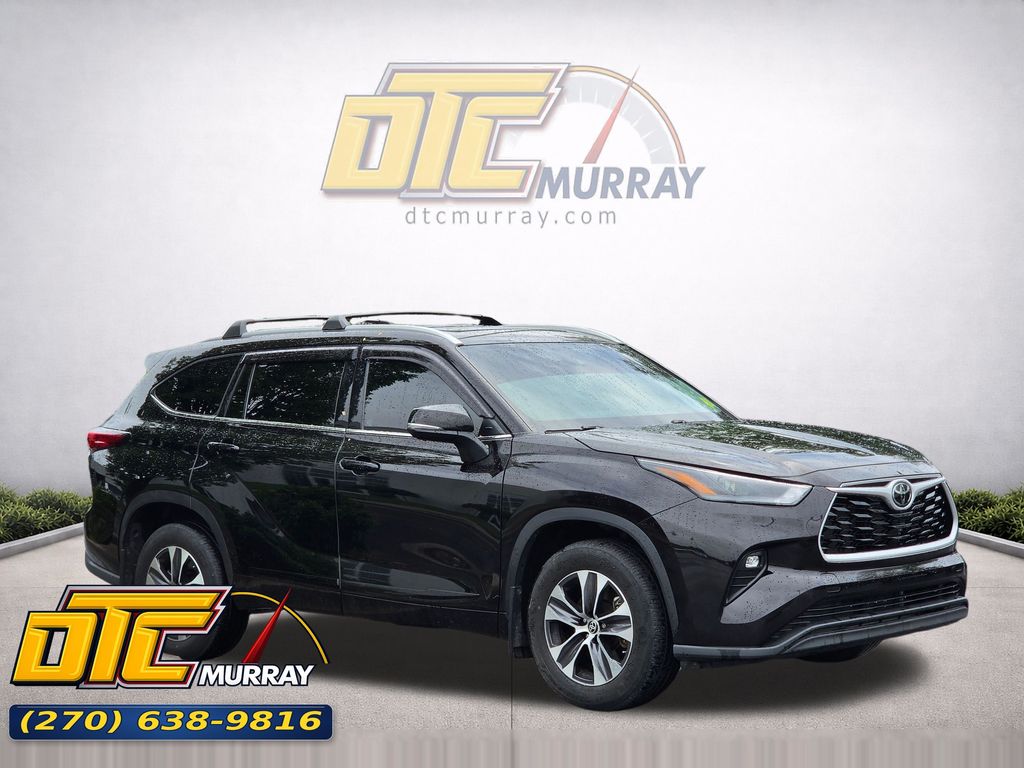 2022 Toyota Highlander XLE 4x4 V6's photo