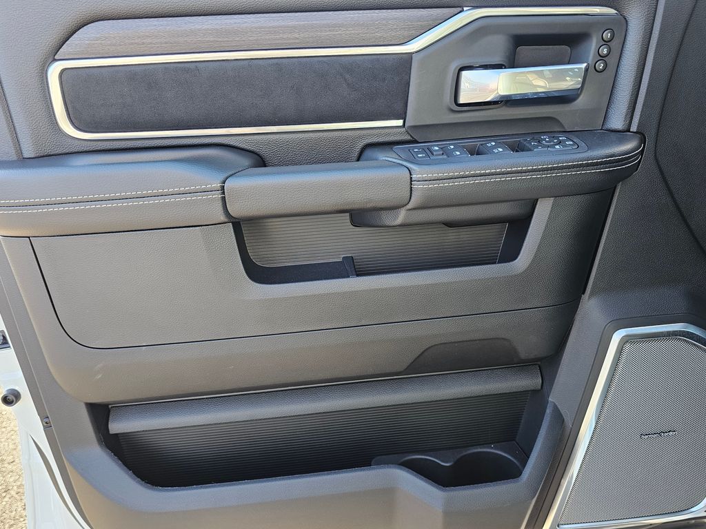 2026 RAM 2500 Laramie - Photo 14