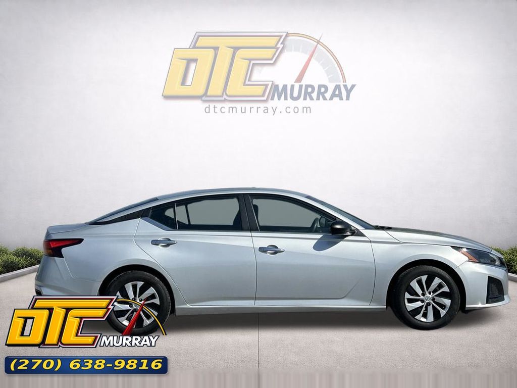 2024 Nissan Altima 2.5 S's photo