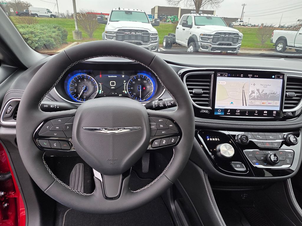 2026 Chrysler Pacifica Limited - Photo 14