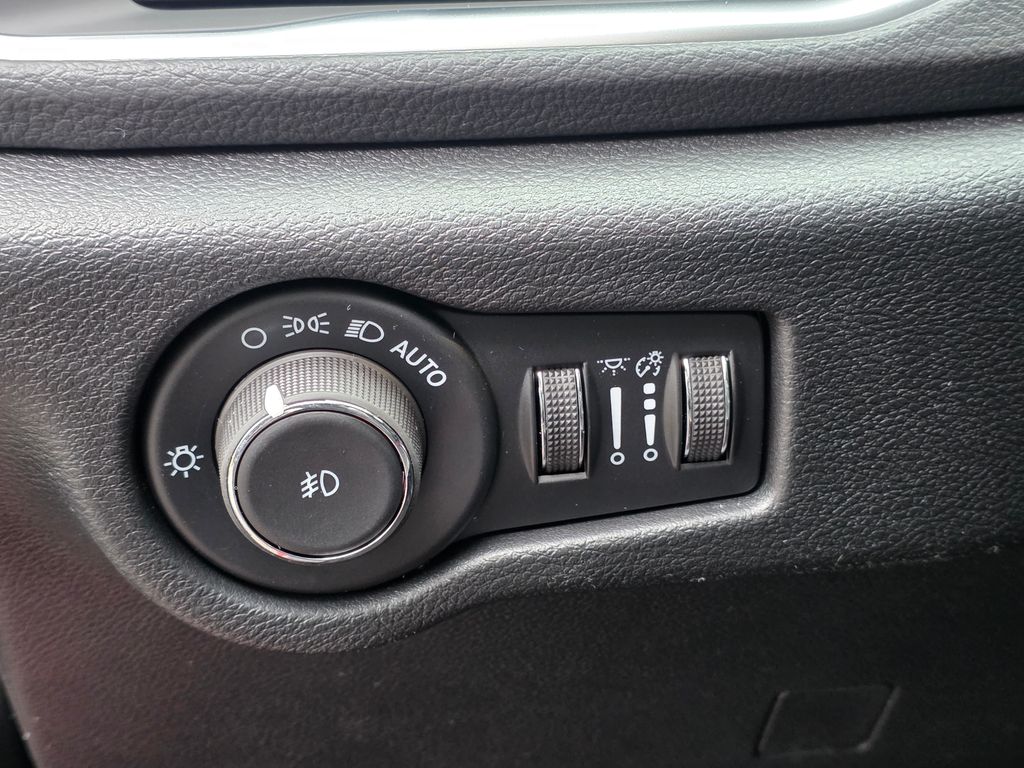 2026 Chrysler Pacifica Limited - Photo 13