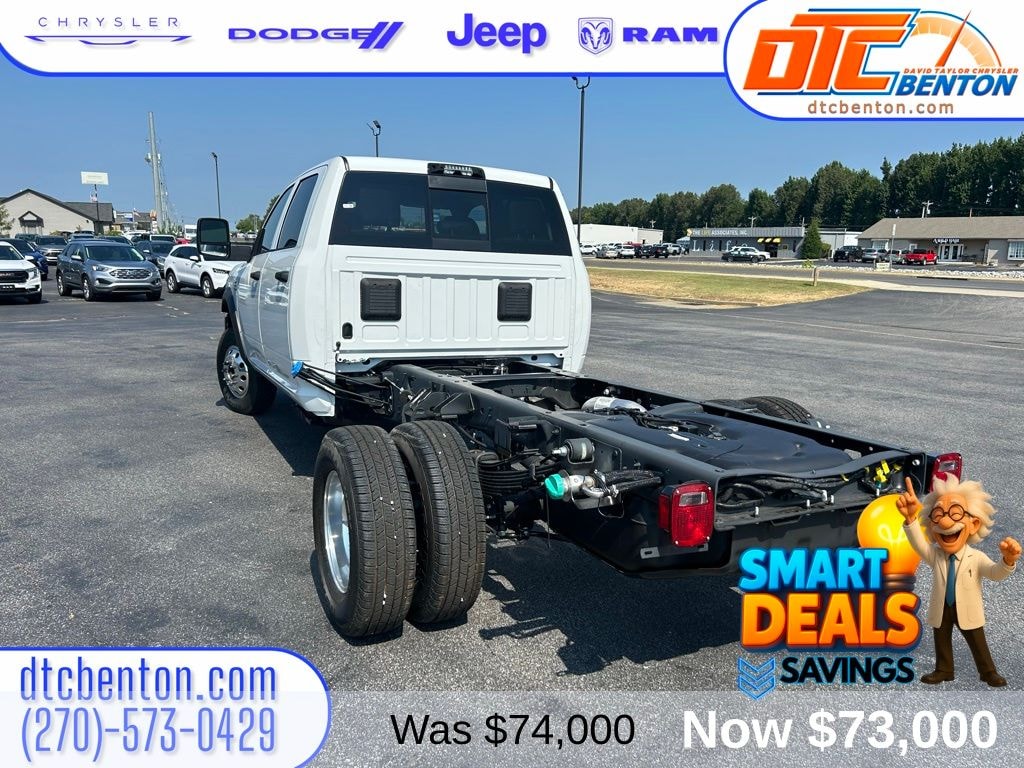 New 2025 Ram 3500 Chassis Cab 3500 TRADESMAN CREW CAB CHASSIS 4X4 60' CA Pickup