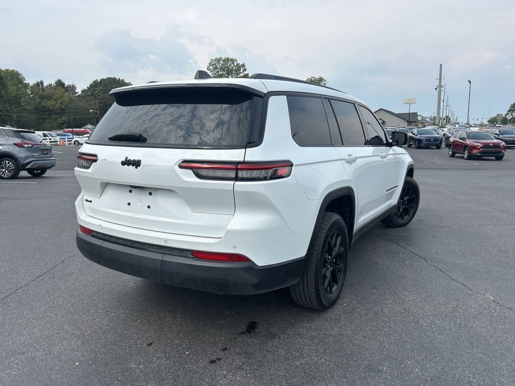 2024 Jeep Grand Cherokee Altitude photo 2