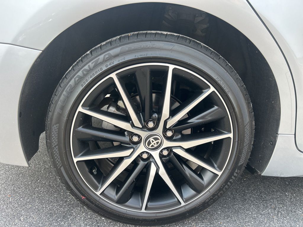 2024 Toyota Camry SE photo 3