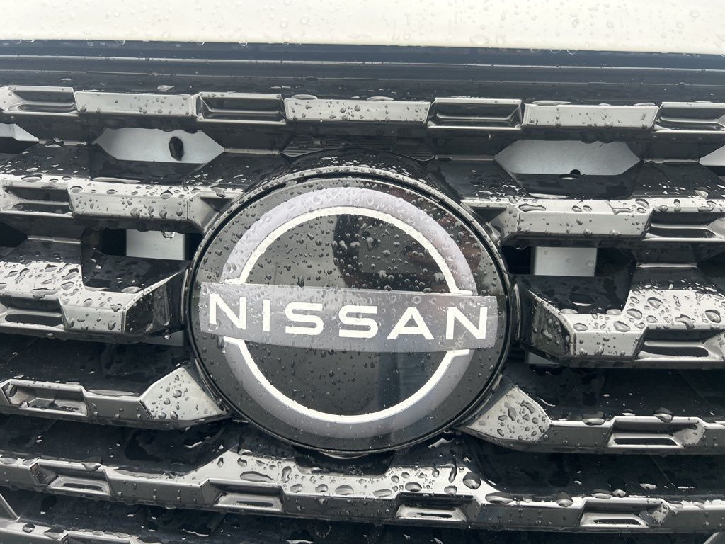 2023 Nissan Kicks SV photo 2