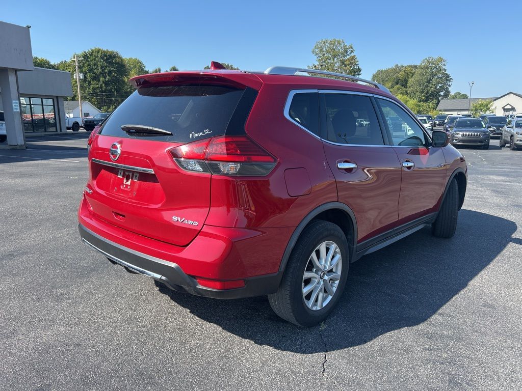 2017 Nissan Rogue SV photo 3