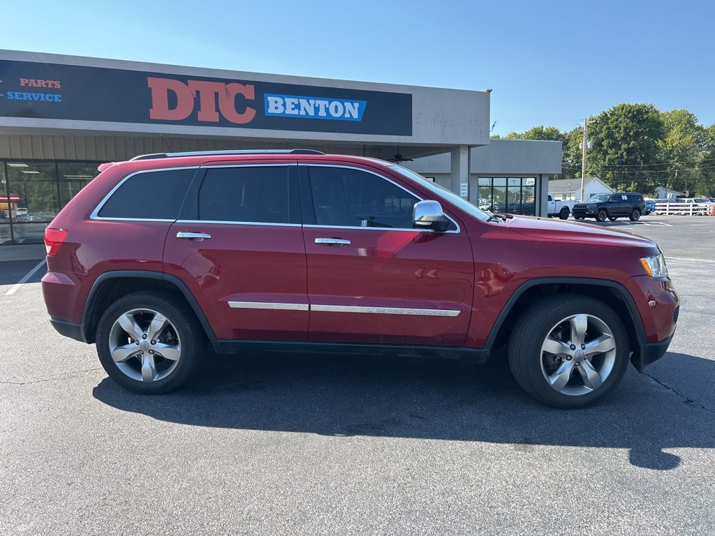 2012 Jeep Grand Cherokee Overland photo 2