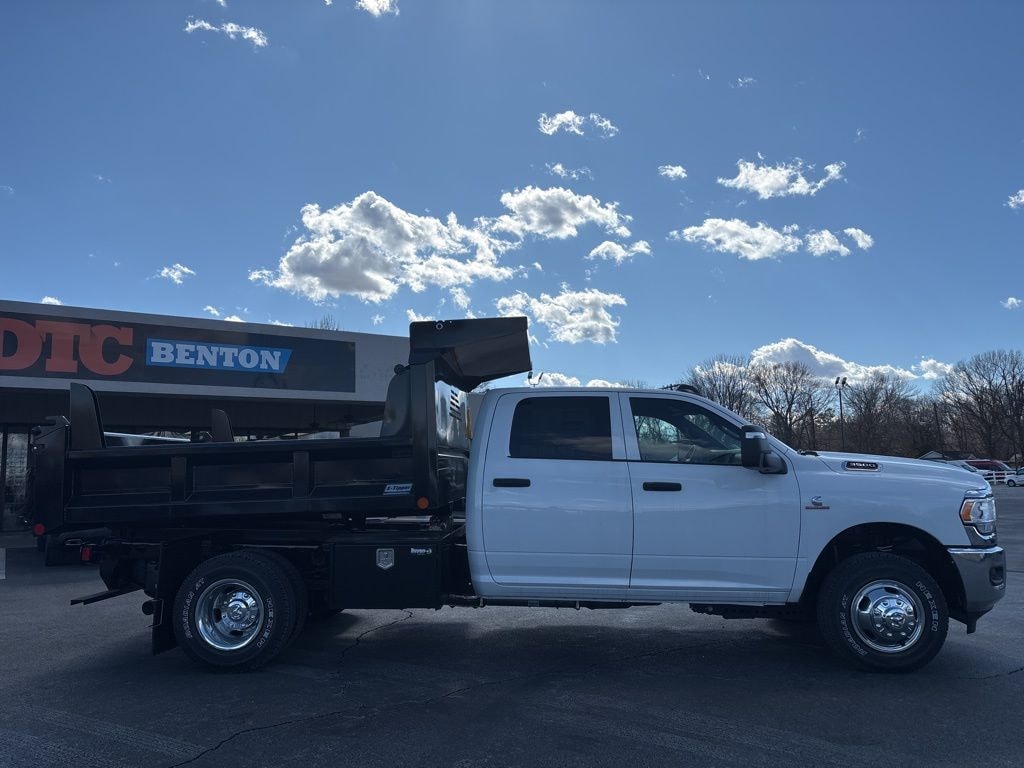 New 2024 Ram 3500 Chassis Cab 3500 TRADESMAN CREW CAB CHASSIS 4X4 60' CA Pickup