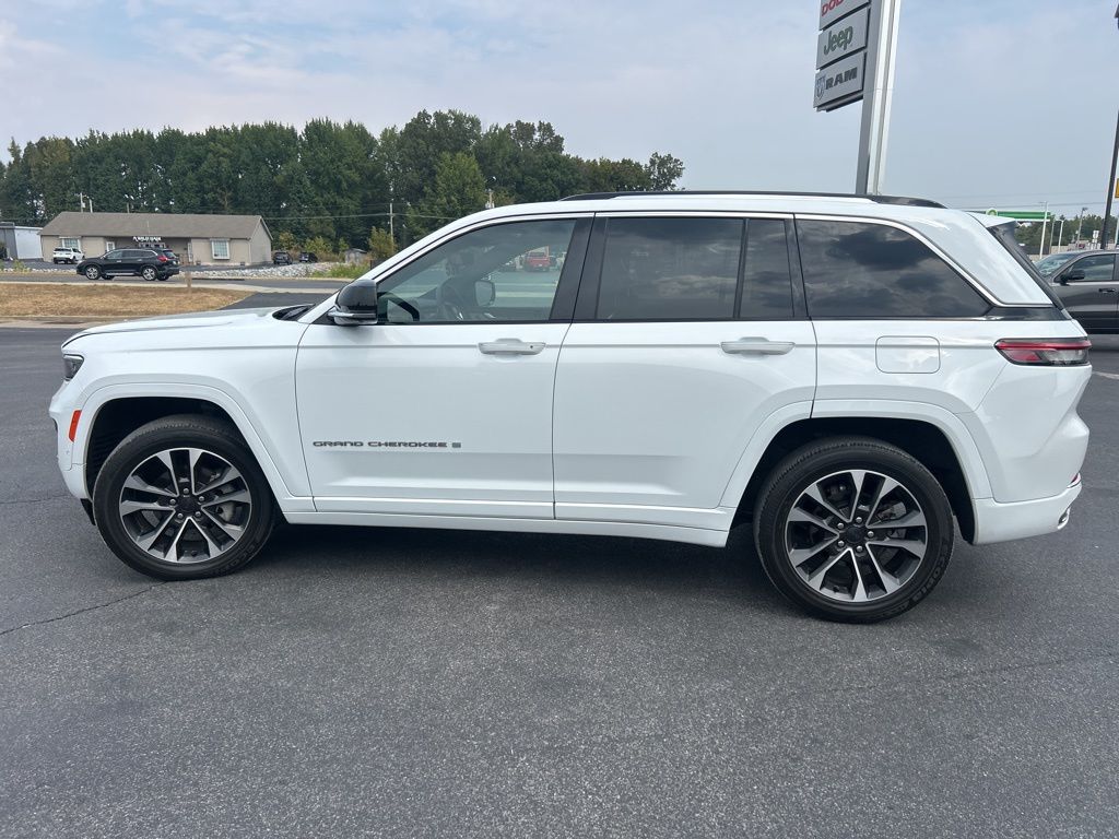 2022 Jeep Grand Cherokee Overland photo 4
