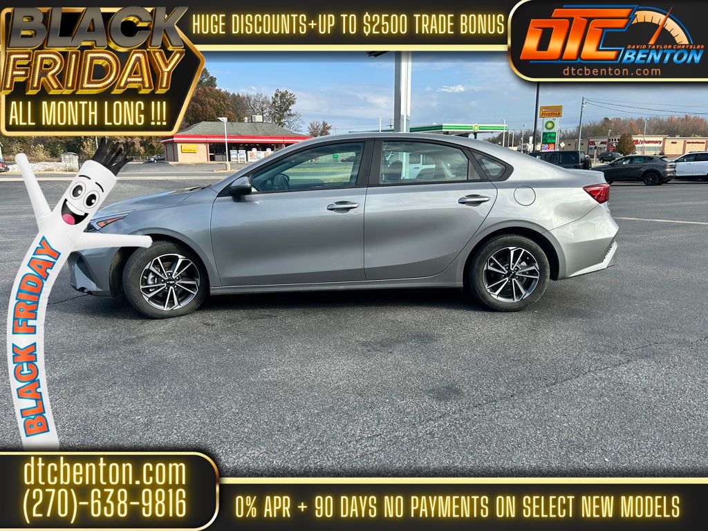 2022 Kia Forte FE LXS photo 2