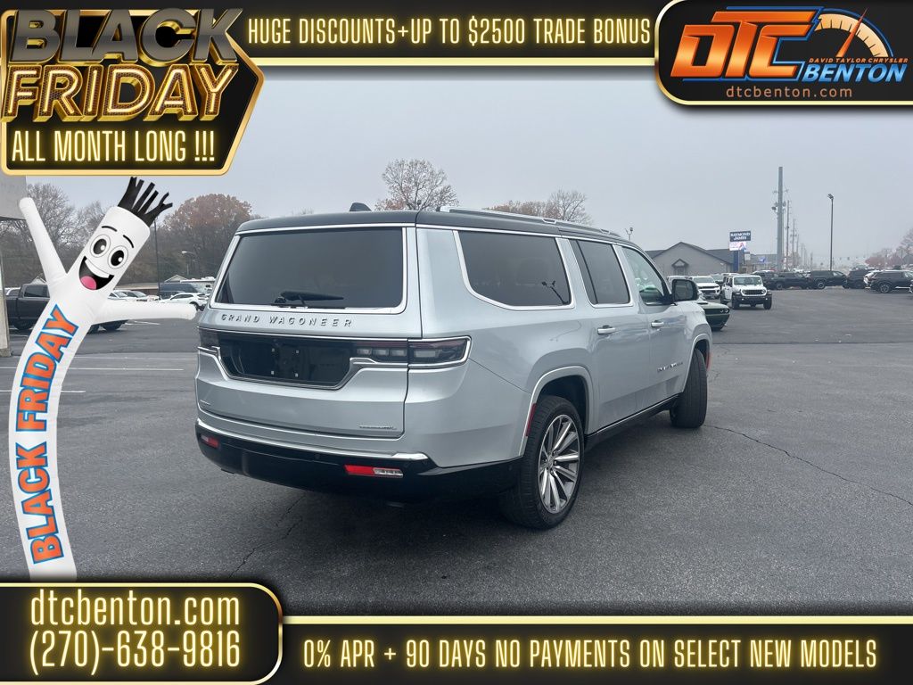 2023 Jeep Grand Wagoneer L II photo 2
