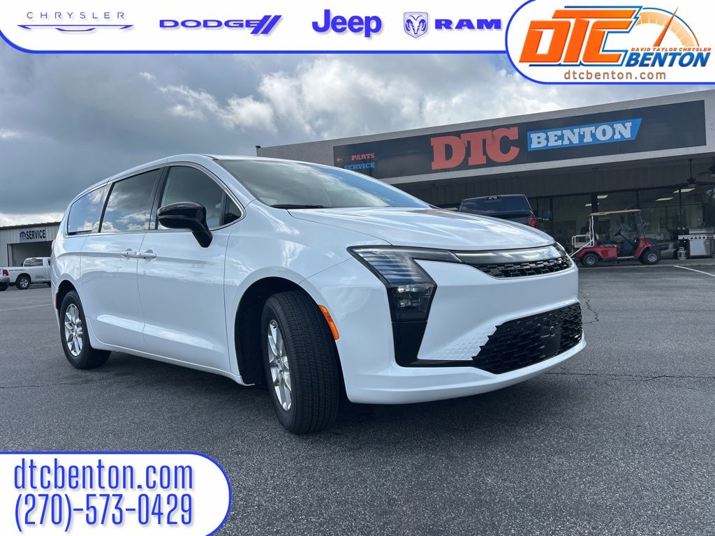 2027 Chrysler Pacifica Select's photo