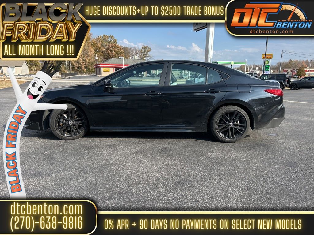 2025 Toyota Camry SE photo 3