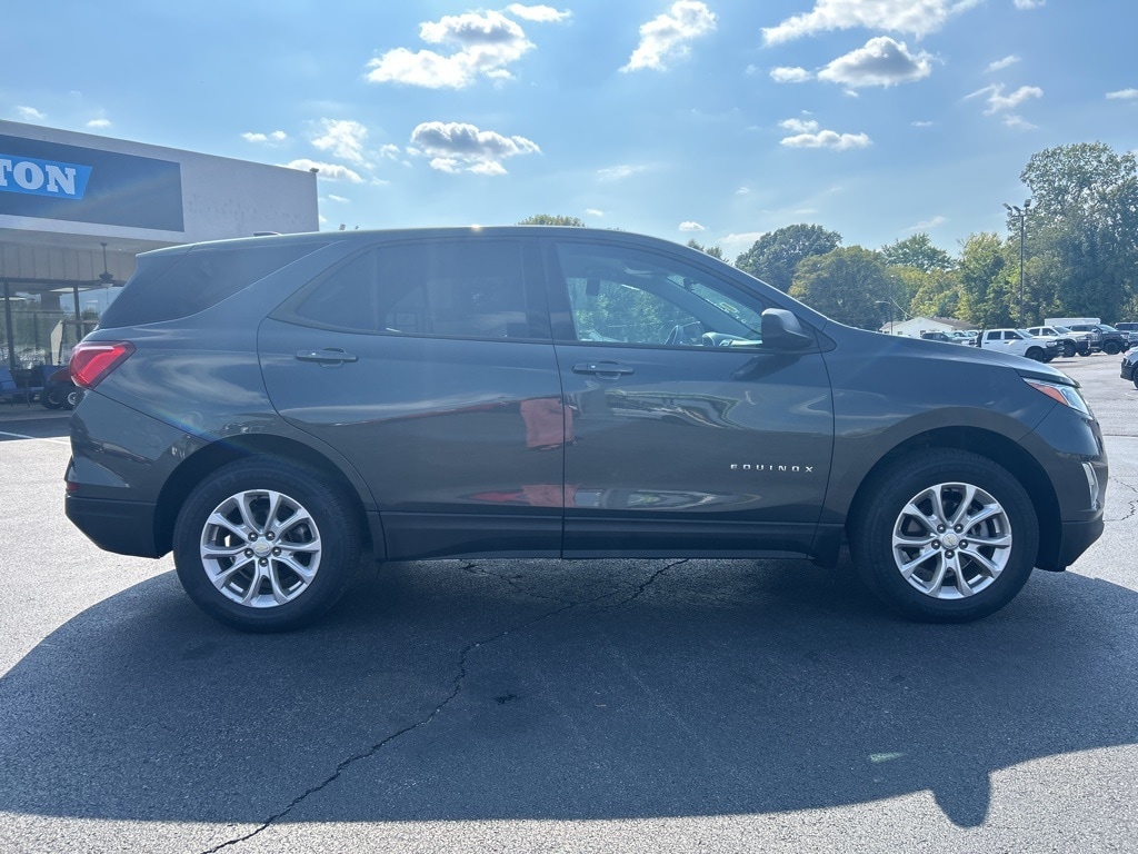 Used 2018 Chevrolet Equinox LS with VIN 3GNAXREV9JS517324 for sale in Benton, KY