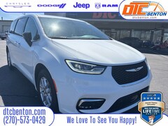 2025 Chrysler Pacifica SELECT Passenger Van