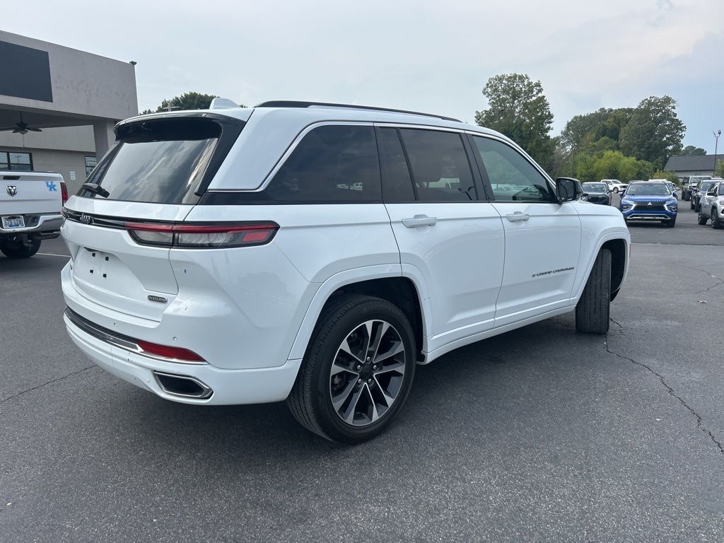 2022 Jeep Grand Cherokee Overland photo 3