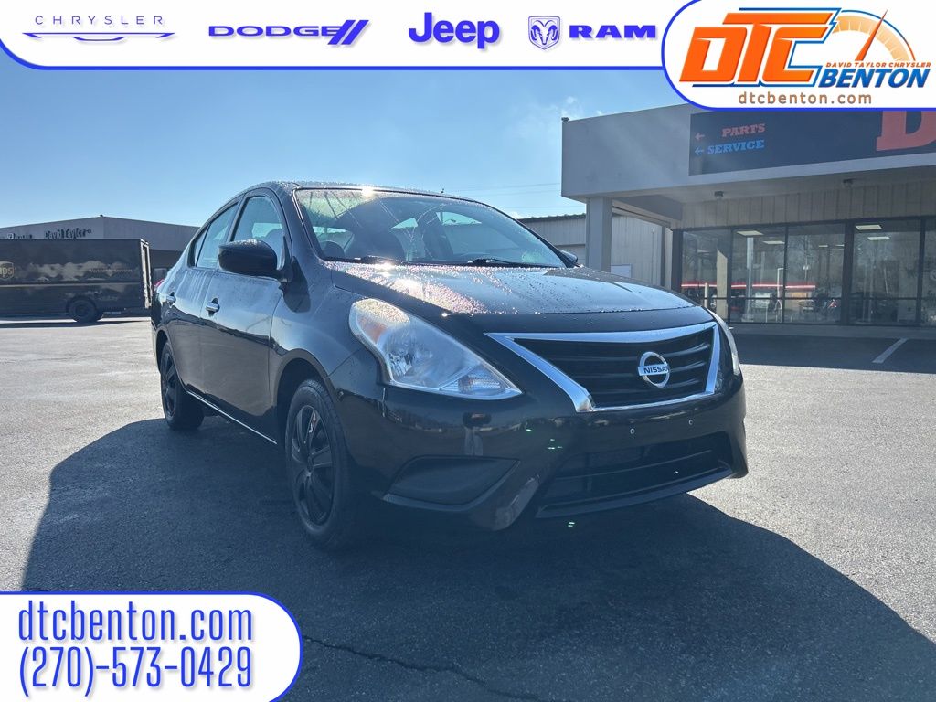 2016 Nissan Versa Sedan SV
