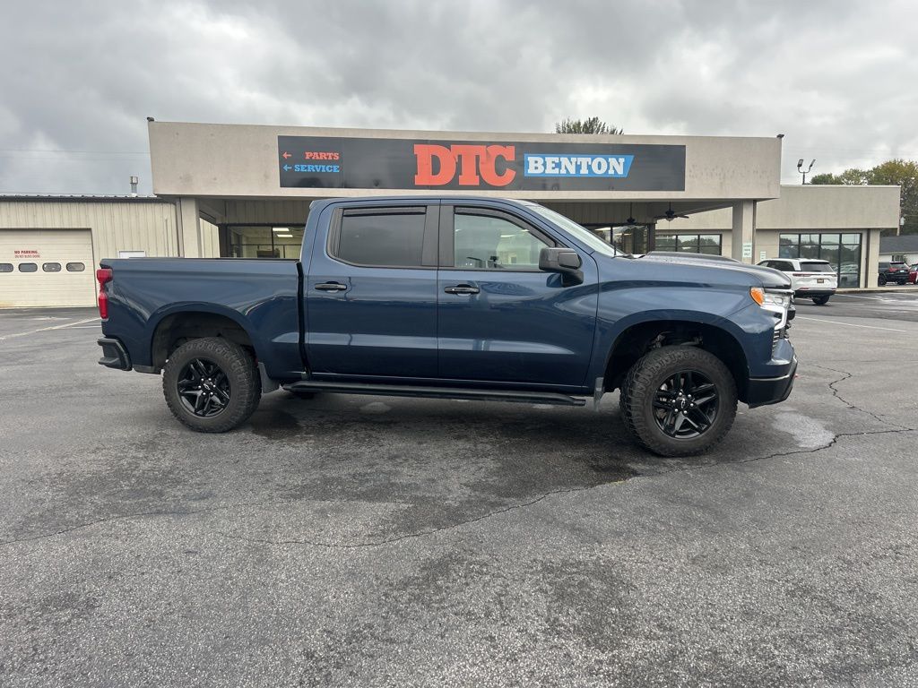 2022 Chevrolet Silverado 1500 LT Trail Boss photo 2