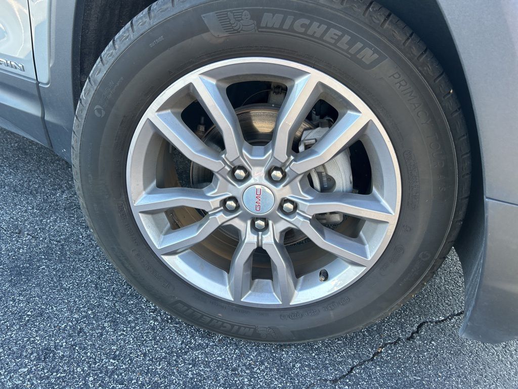 2024 Gmc Terrain SLT photo 3