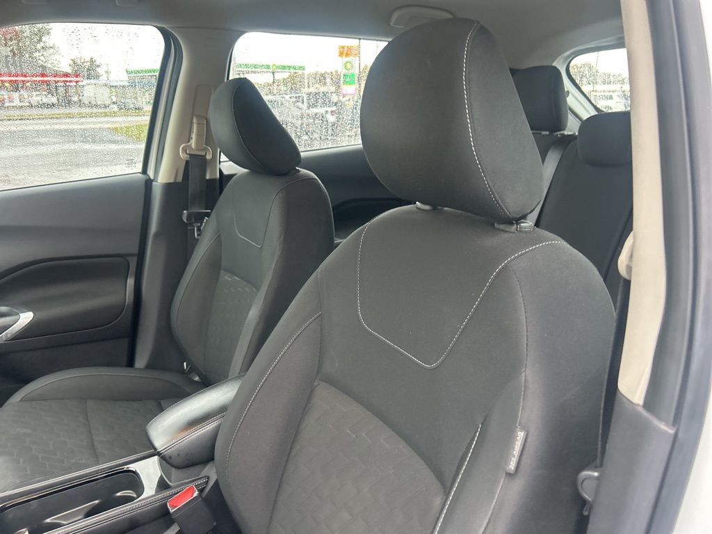 2023 Nissan Kicks SV photo 3