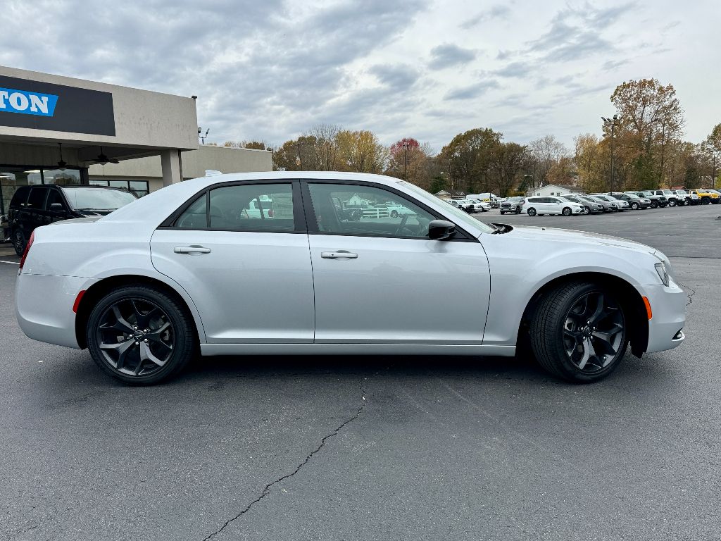 Used 2023 Chrysler 300 Touring with VIN 2C3CCAAG8PH637380 for sale in Benton, KY