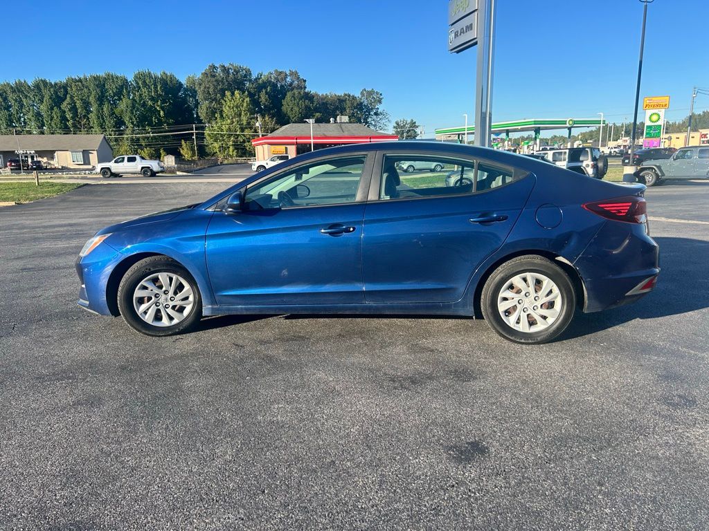 2019 Hyundai Elantra SE photo 3