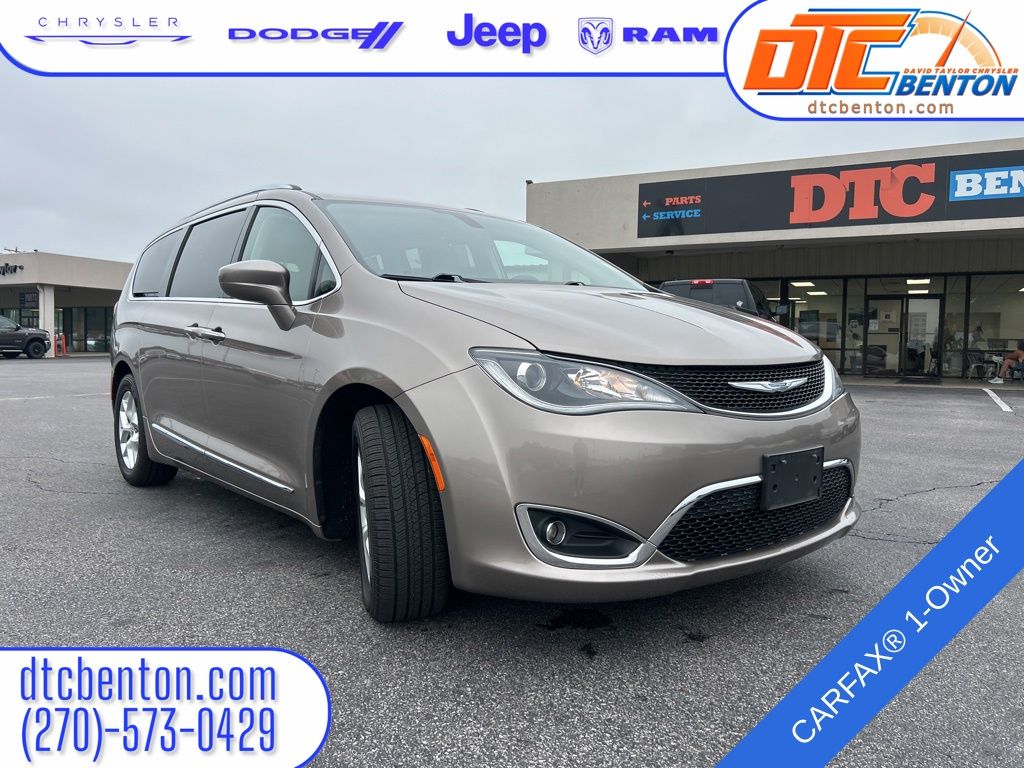 2018 Chrysler Pacifica Touring L Plus's photo