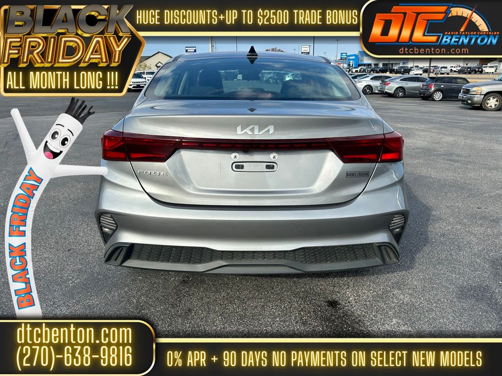 2022 Kia Forte FE LXS photo 3