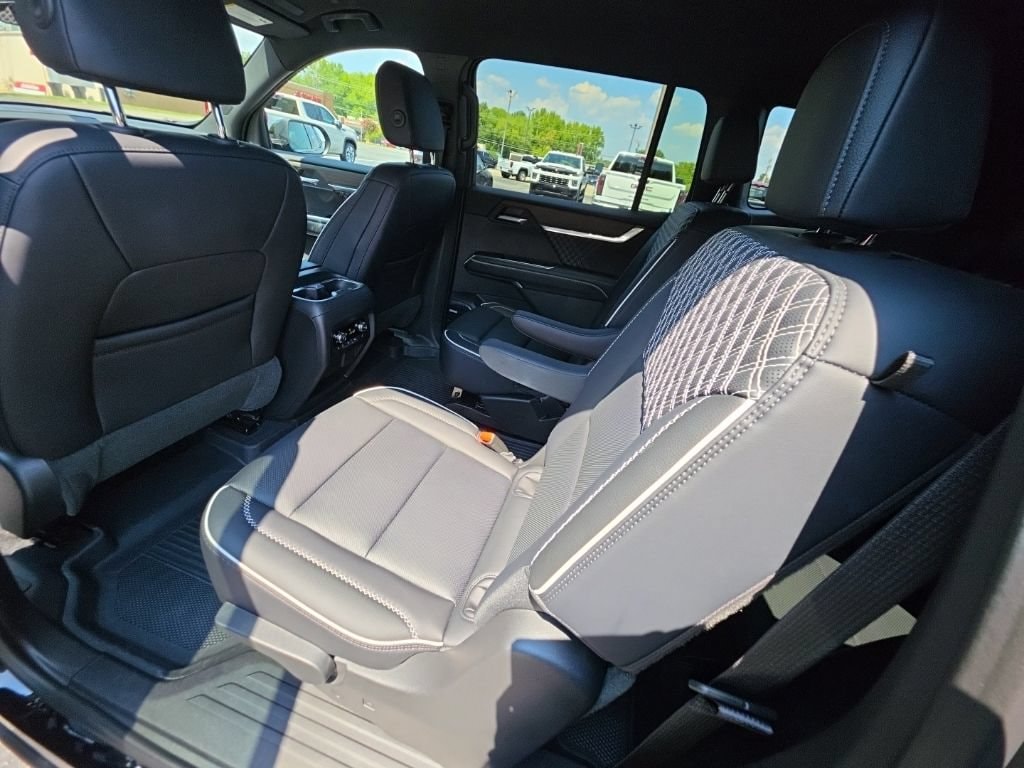 2026 GMC Acadia Denali - Photo 21