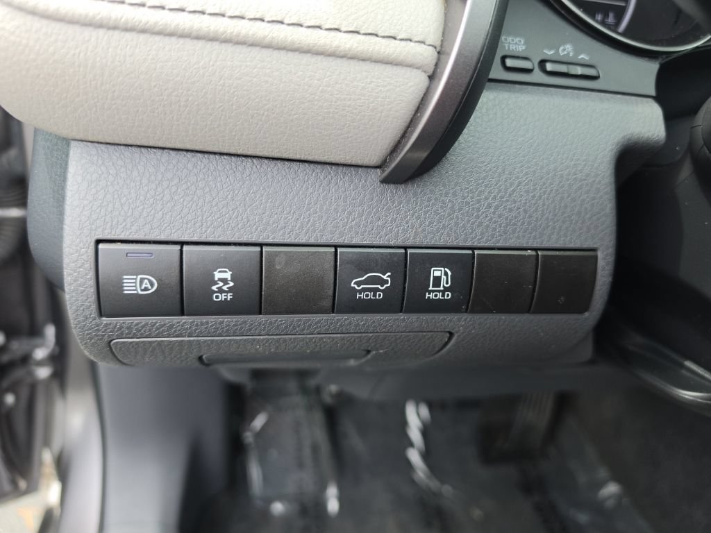 2021 Toyota Camry SE - Photo 15