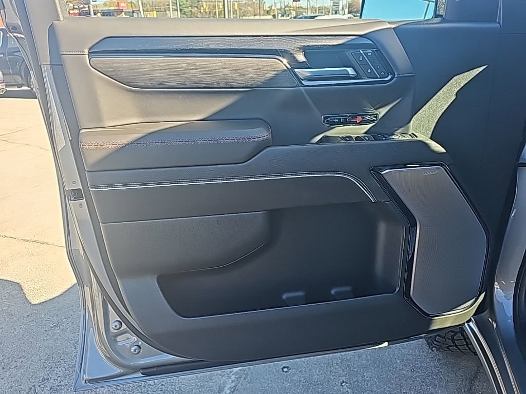 2026 GMC Sierra 1500 AT4X - Photo 10