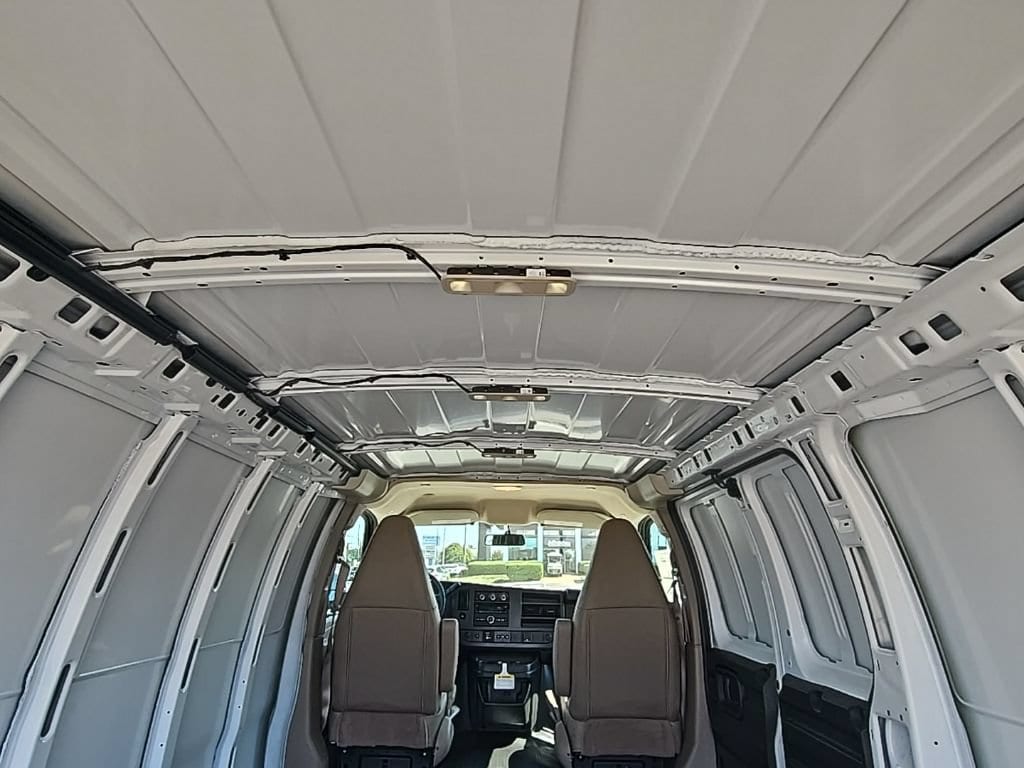 2025 GMC Savana Cargo Work Van - Photo 12