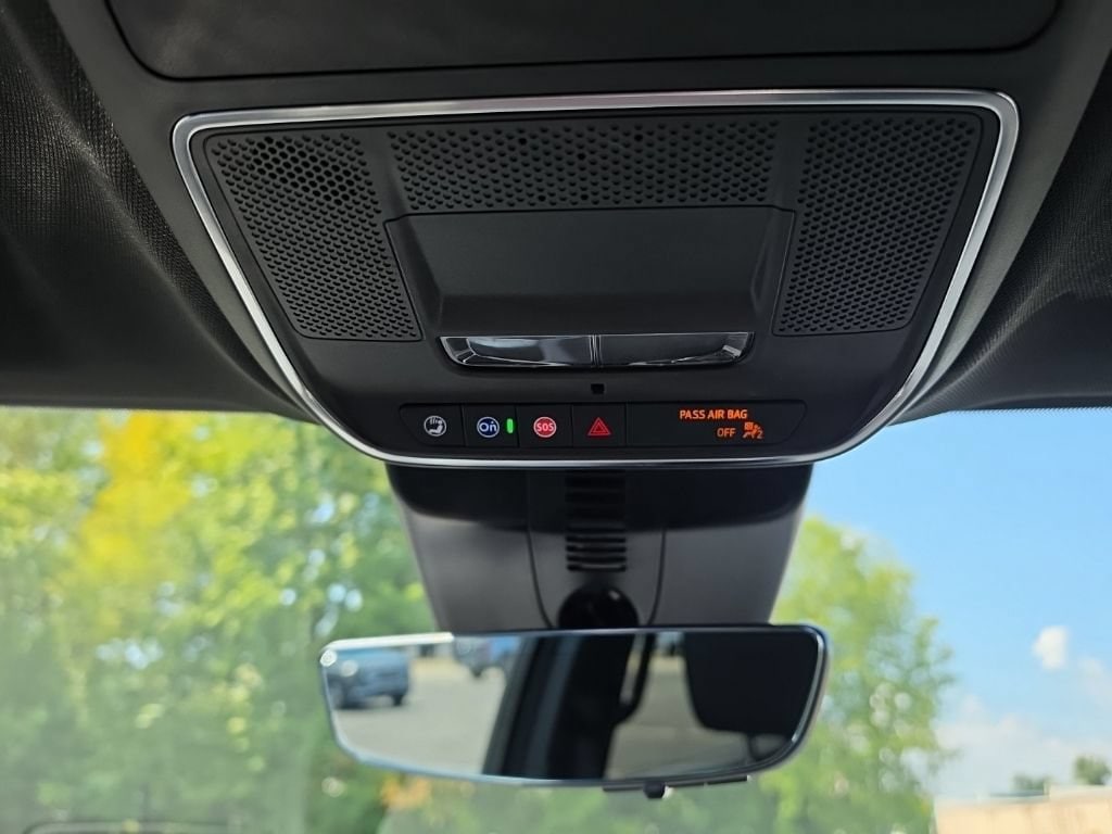 2026 GMC Acadia Denali - Photo 33