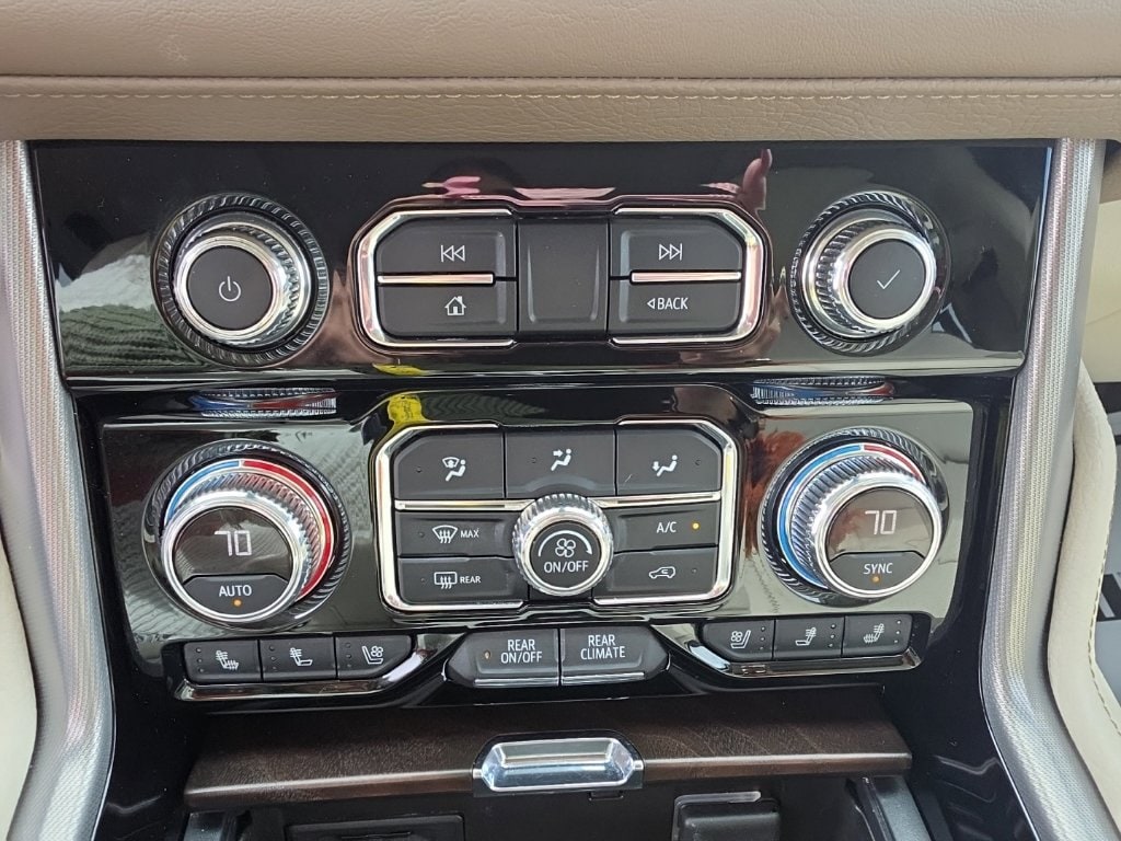 2021 GMC Yukon Denali - Photo 34
