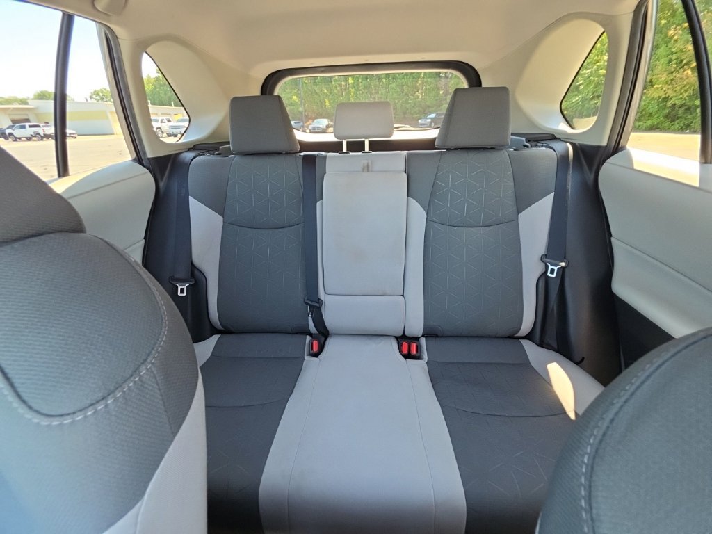 2019 Toyota RAV4 XLE - Photo 23