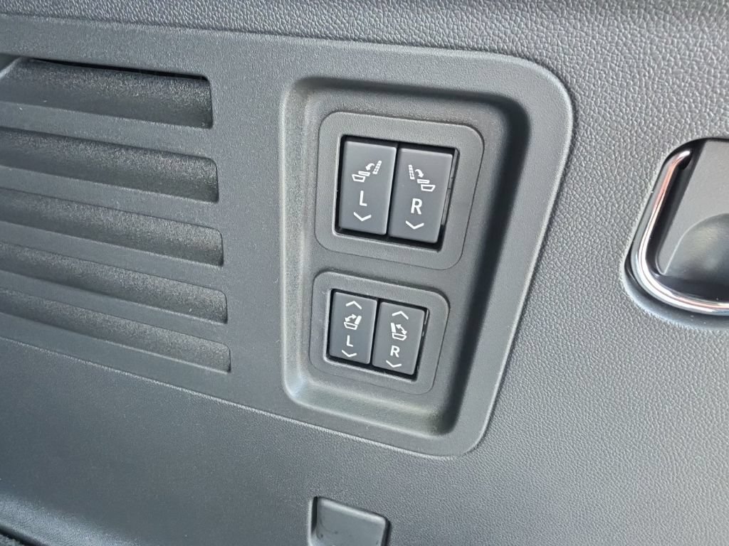 2027 GMC Acadia Denali - Photo 12