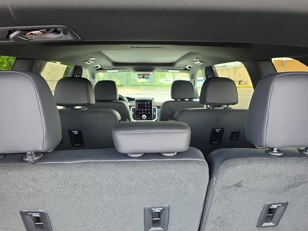 2027 GMC Acadia Denali - Photo 11