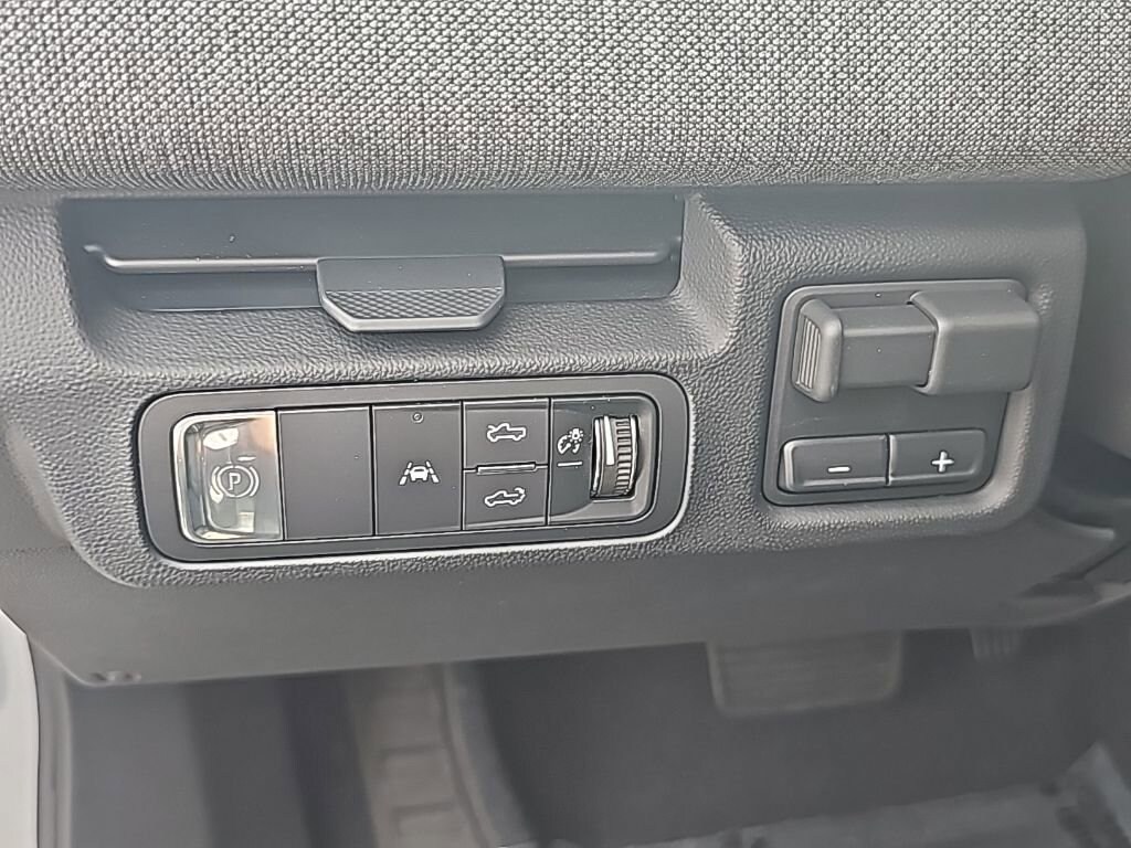 2026 GMC Sierra EV Elevation - Photo 16