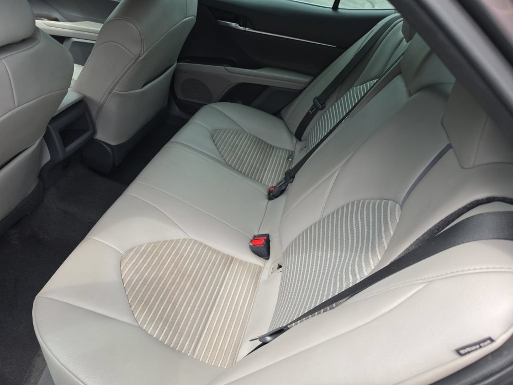 2021 Toyota Camry SE - Photo 13