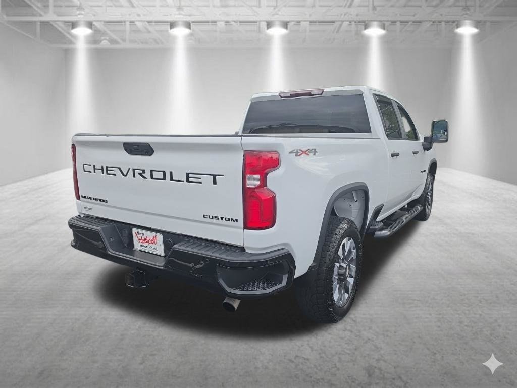 2021 Chevrolet Silverado 2500HD Custom - Photo 4