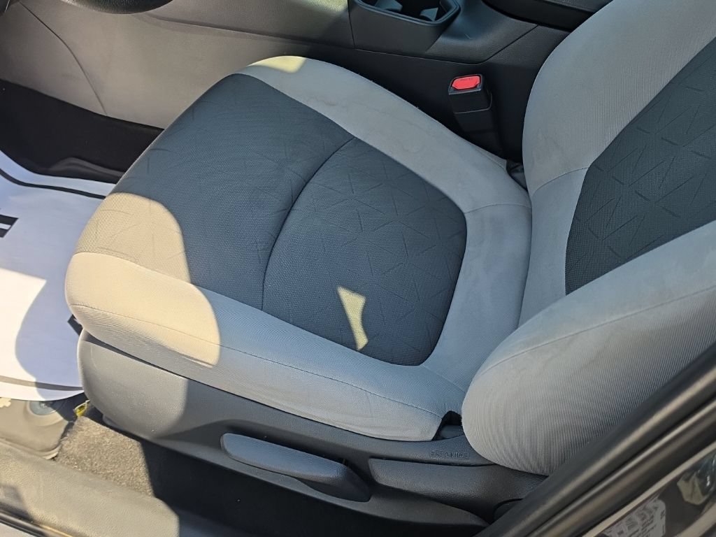 2019 Toyota RAV4 XLE - Photo 13
