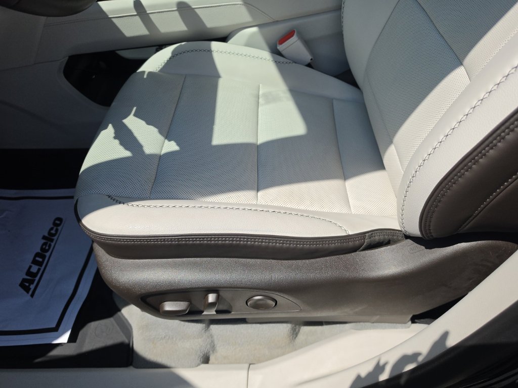 2024 GMC Acadia Denali - Photo 21