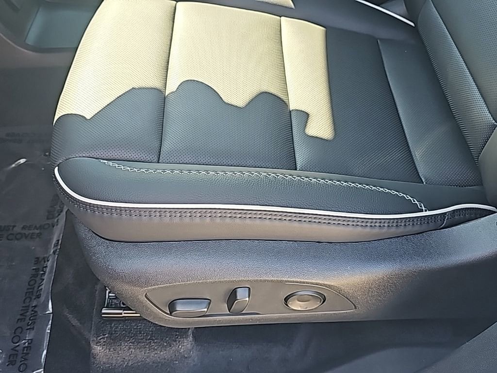 2026 GMC Acadia Denali - Photo 12