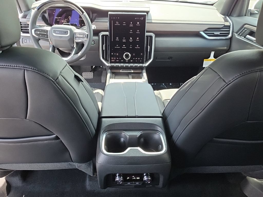 2027 GMC Acadia Denali - Photo 19
