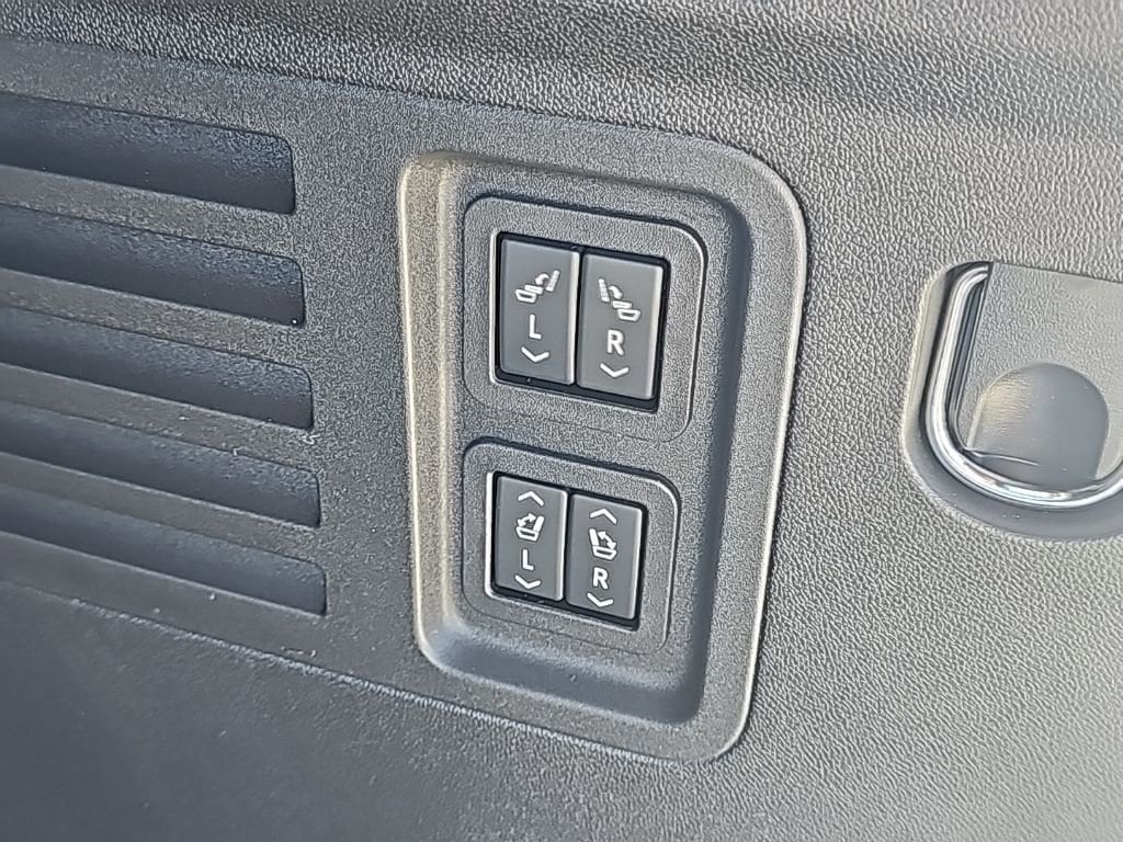 2026 GMC Acadia Denali - Photo 7