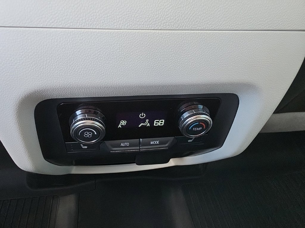 2024 GMC Acadia Denali - Photo 26