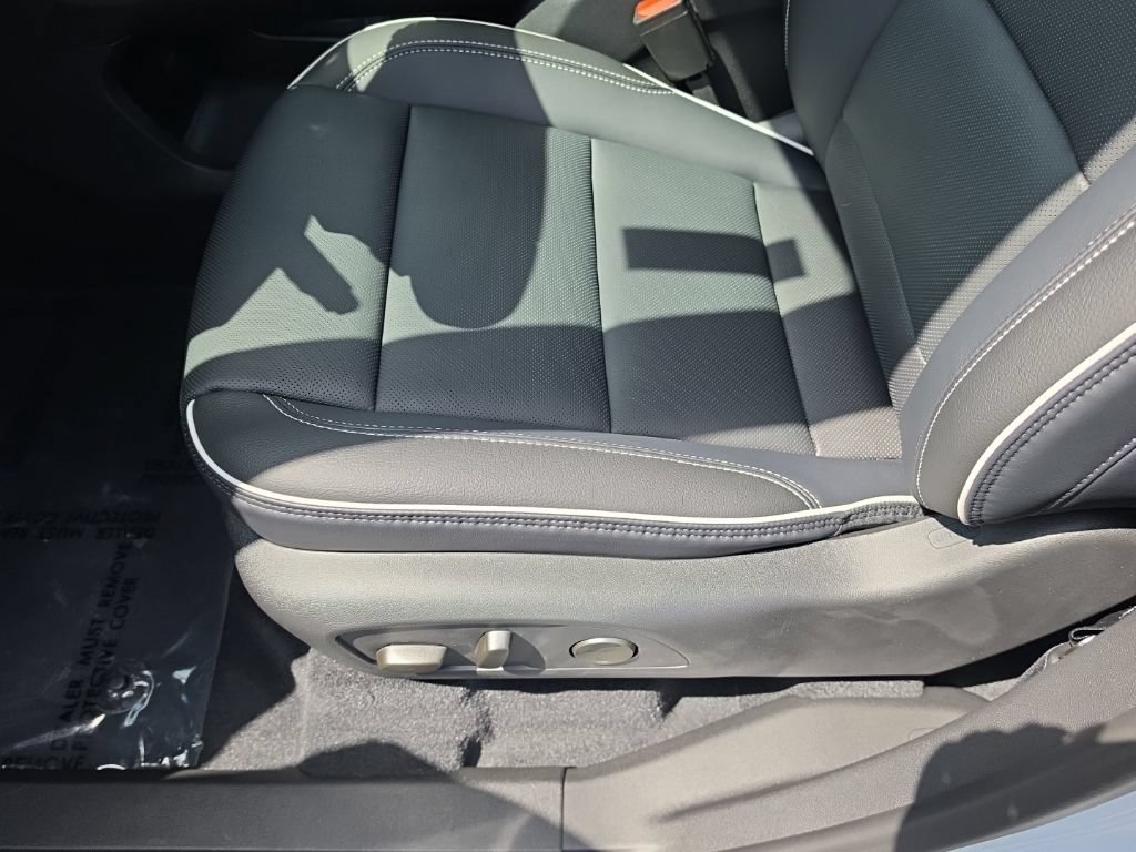 2027 GMC Acadia Denali - Photo 15